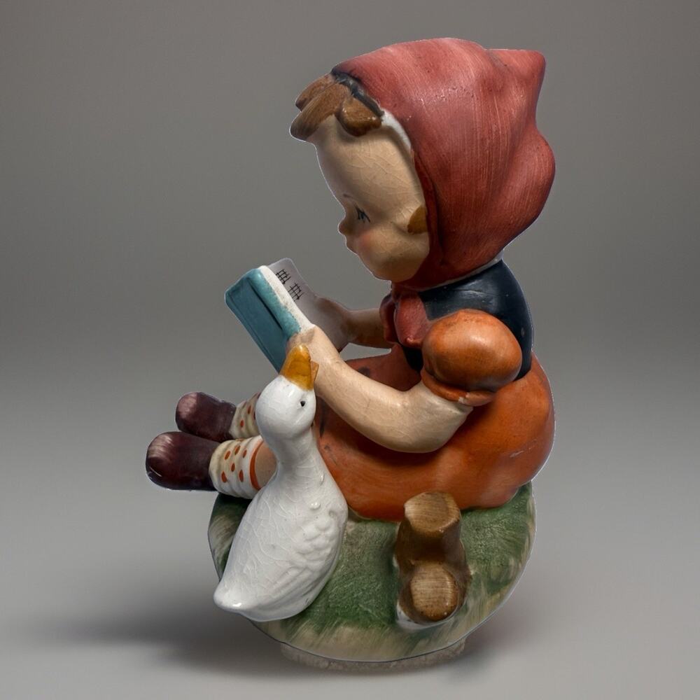 50s ARNART Ceramics Japan Erich Stauffer Girl BARNYARD FROLICS 6x4”. Figurine